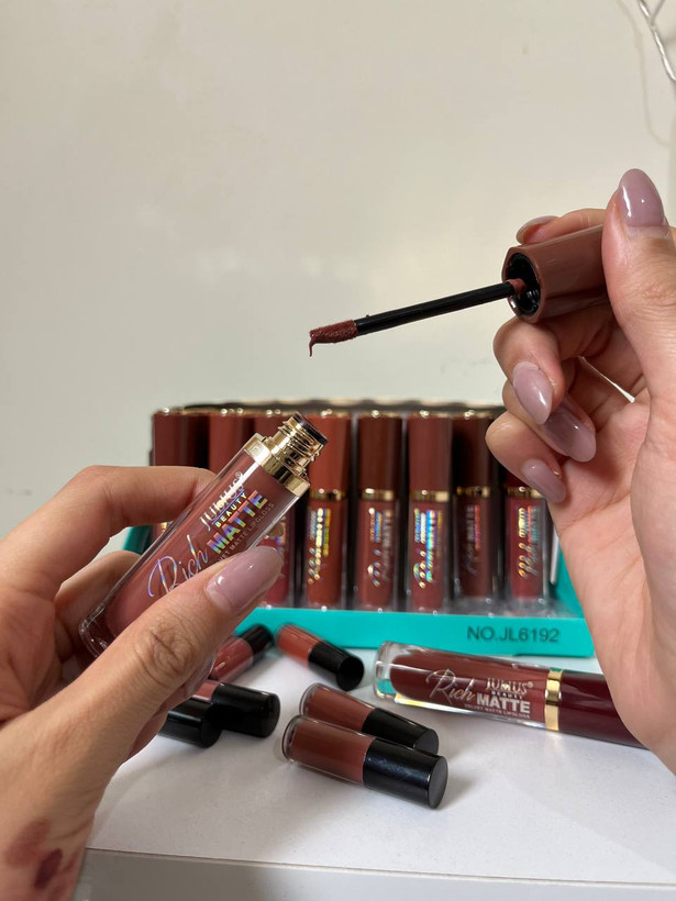 رژ مایع جولیوس ۲۴ ساعته